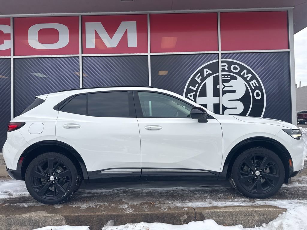 Used 2021 Buick Envision Essence w/ Sport Touring Package image 4