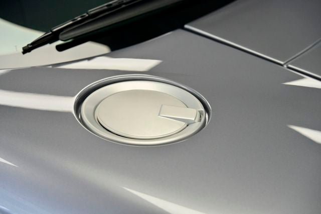 Used 2006 Ford GT RWD image 23