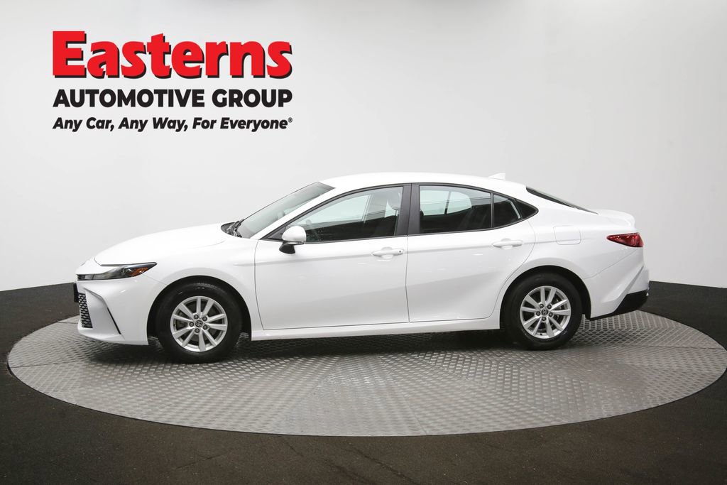 Used 2025 Toyota Camry LE image 59