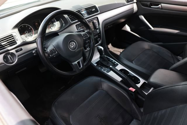 Used 2015 Volkswagen Passat 1.8T SE FWD image 6