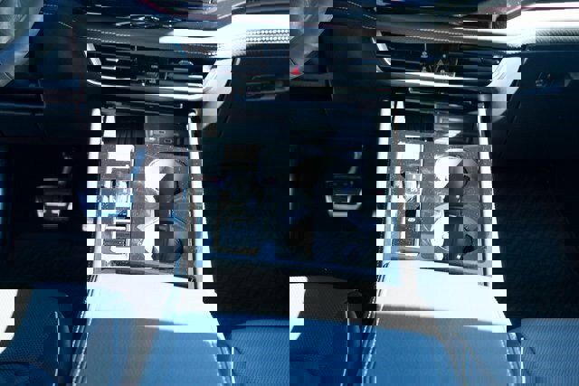 New 2026 Volkswagen Atlas Cross Sport SEL Premium R-Line image 32