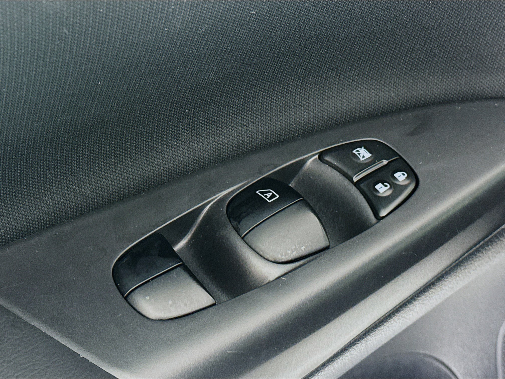 Used 2018 Nissan Sentra S FWD image 17