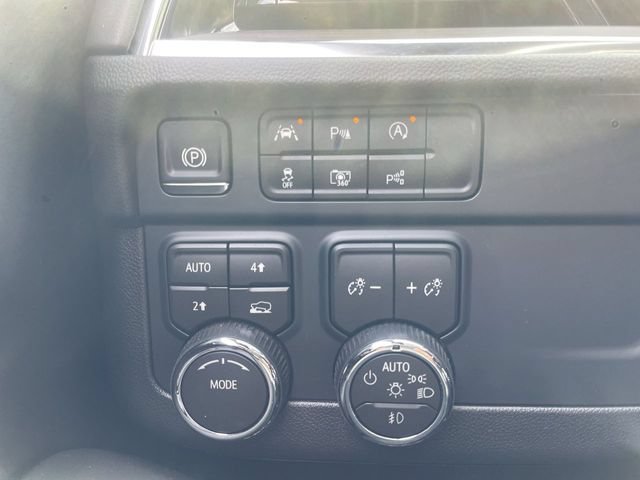 Certified 2026 Chevrolet Suburban LT w/ Comfort Package AWD/4WD image 20