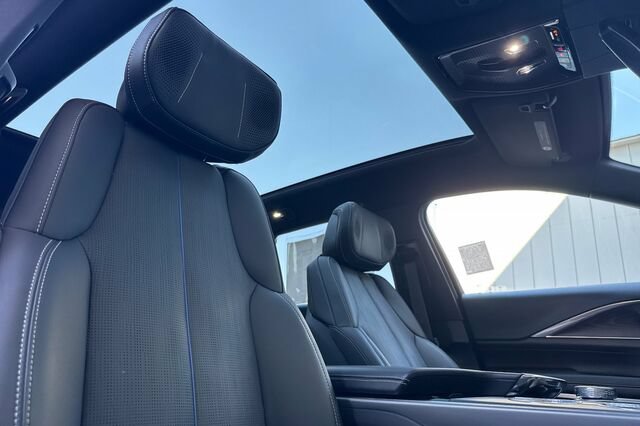 Certified 2024 Cadillac Lyriq Sport w/ LPO, Floor Liner Package AWD/4WD image 17