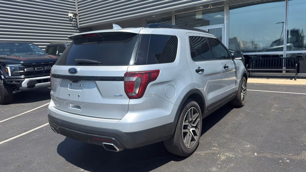 Used 2017 Ford Explorer Sport w/ Equipment Group 401A AWD/4WD image 3