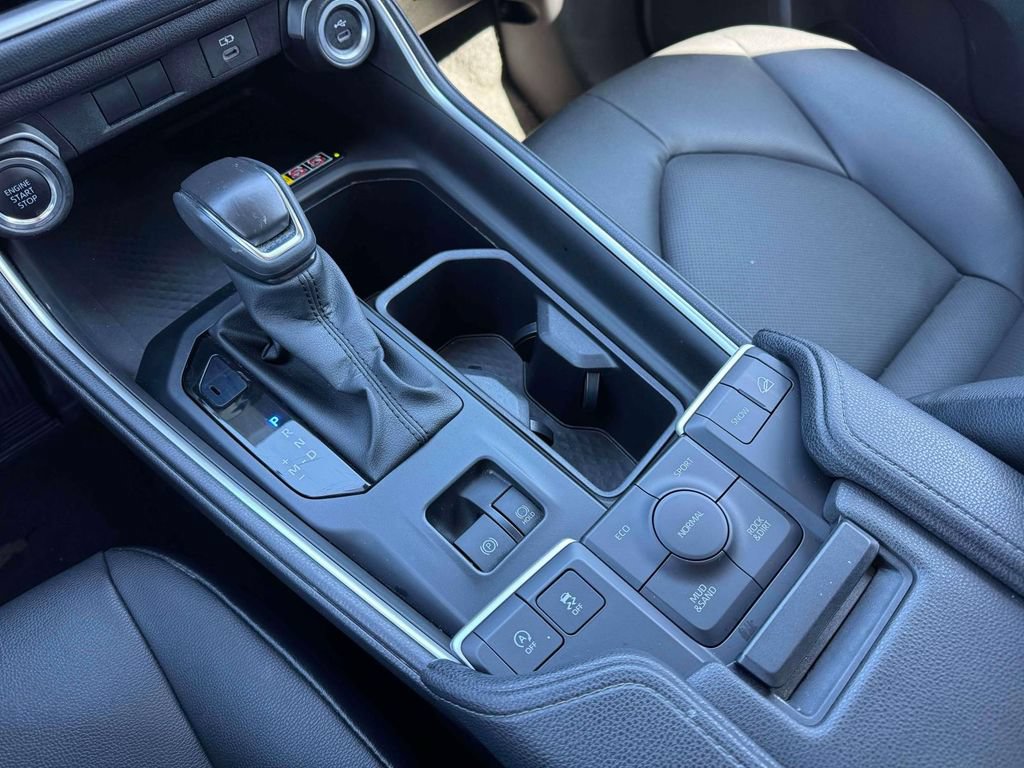 Used 2025 Toyota Grand Highlander AWD image 32