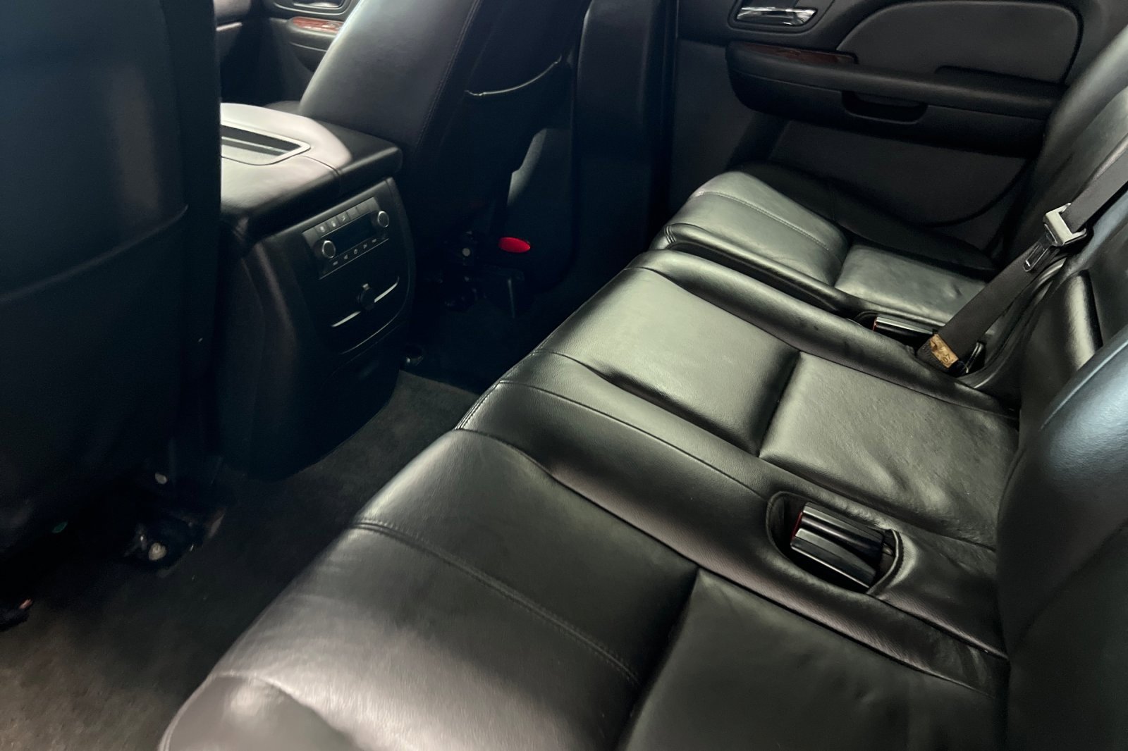 Used 2008 Chevrolet Suburban LT w/ LT Preferred Equipment Group image 11