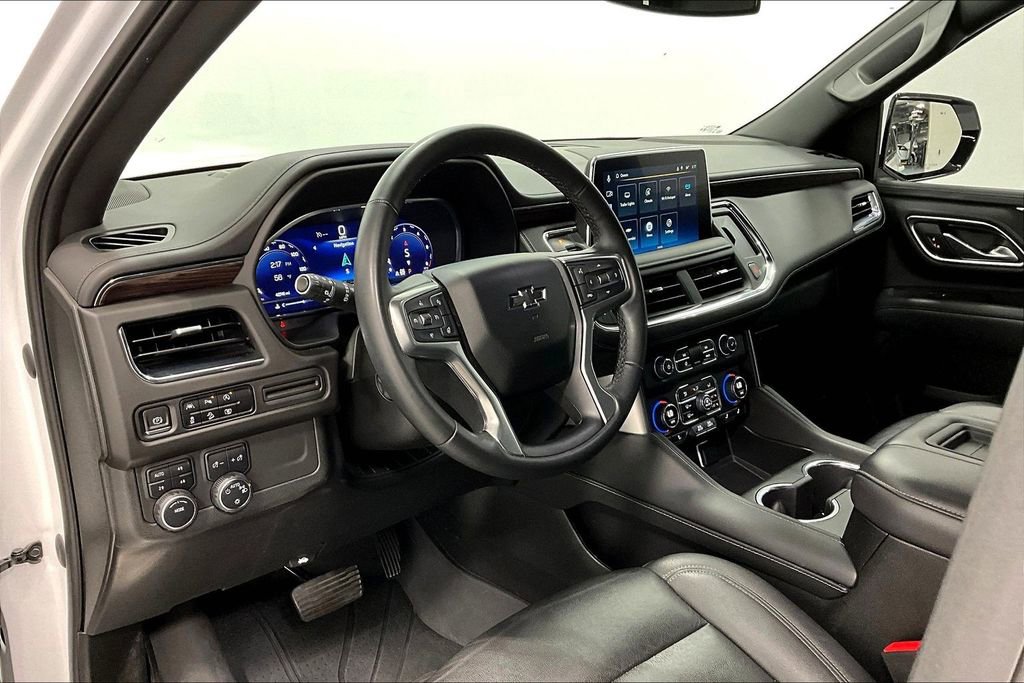 Used 2023 Chevrolet Suburban Z71 w/ Luxury Package image 16
