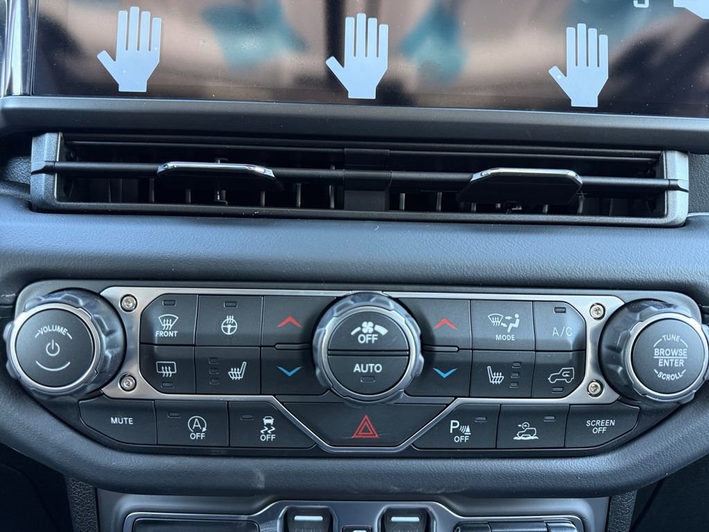 New 2026 Jeep Wrangler Unlimited Sahara AWD/4WD image 29