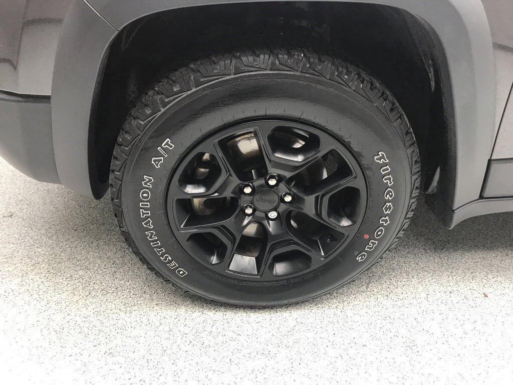 Used 2022 Jeep Cherokee Trailhawk w/ Premium Leather Package image 7