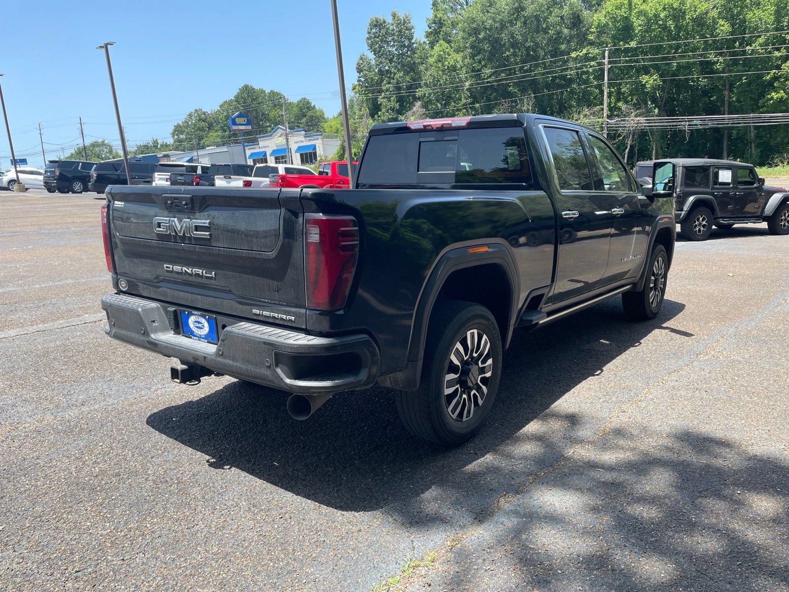 Used 2024 GMC Sierra 2500 Denali Ultimate w/ Max Trailering Package AWD/4WD image 6