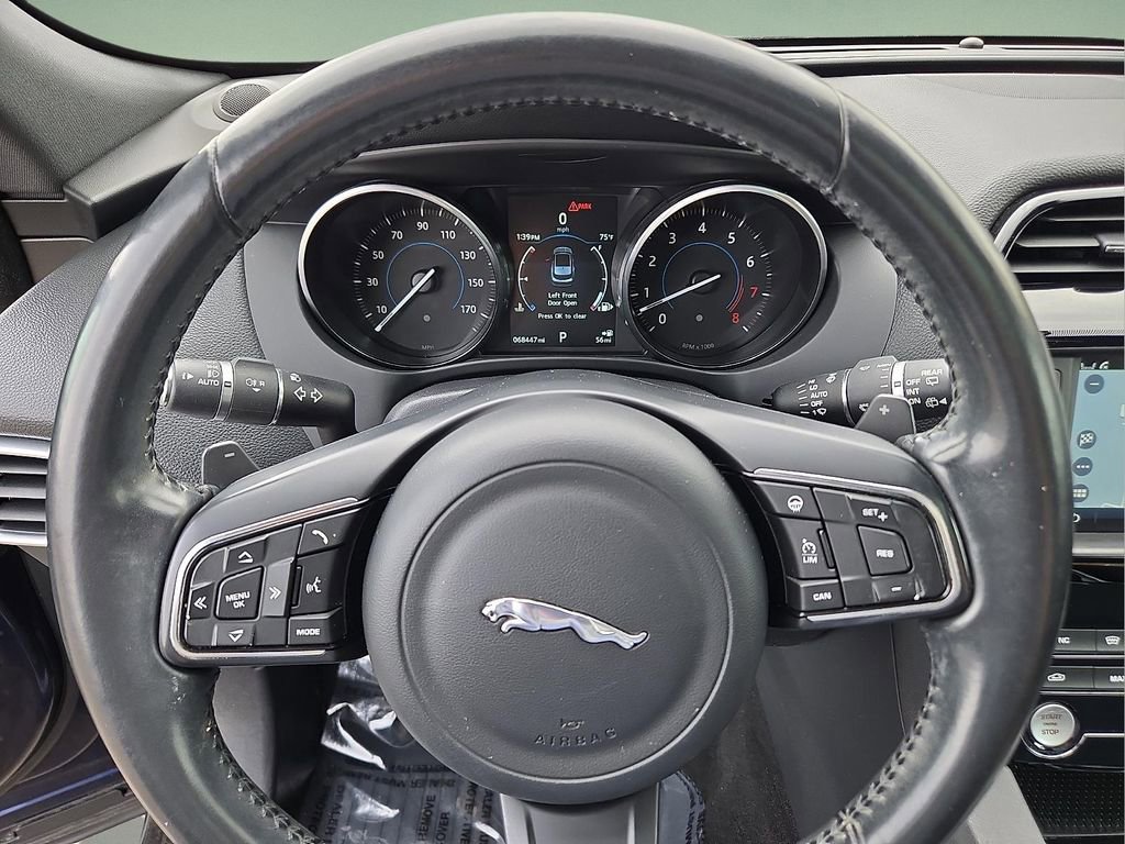 Used 2017 Jaguar F-PACE Premium image 20