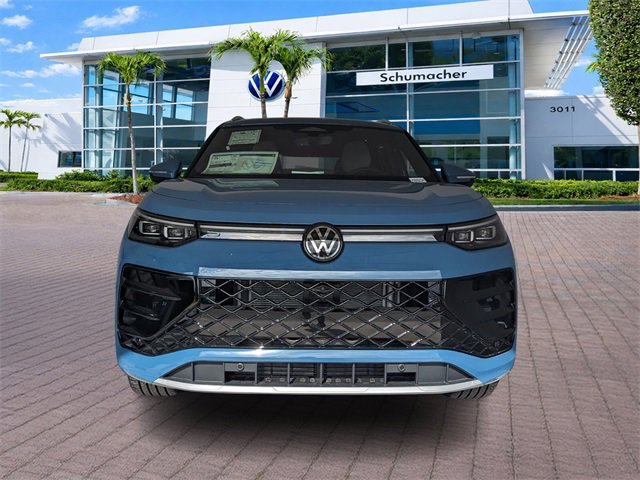 New 2026 Volkswagen Tiguan SEL R-Line image 3