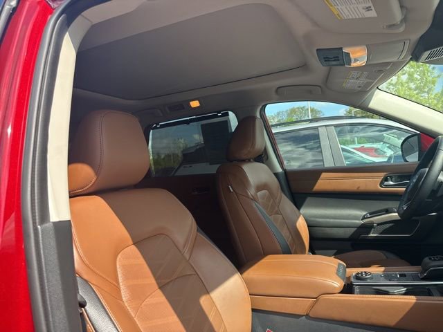 Used 2023 Nissan Pathfinder Platinum w/ Cargo Package AWD/4WD image 7