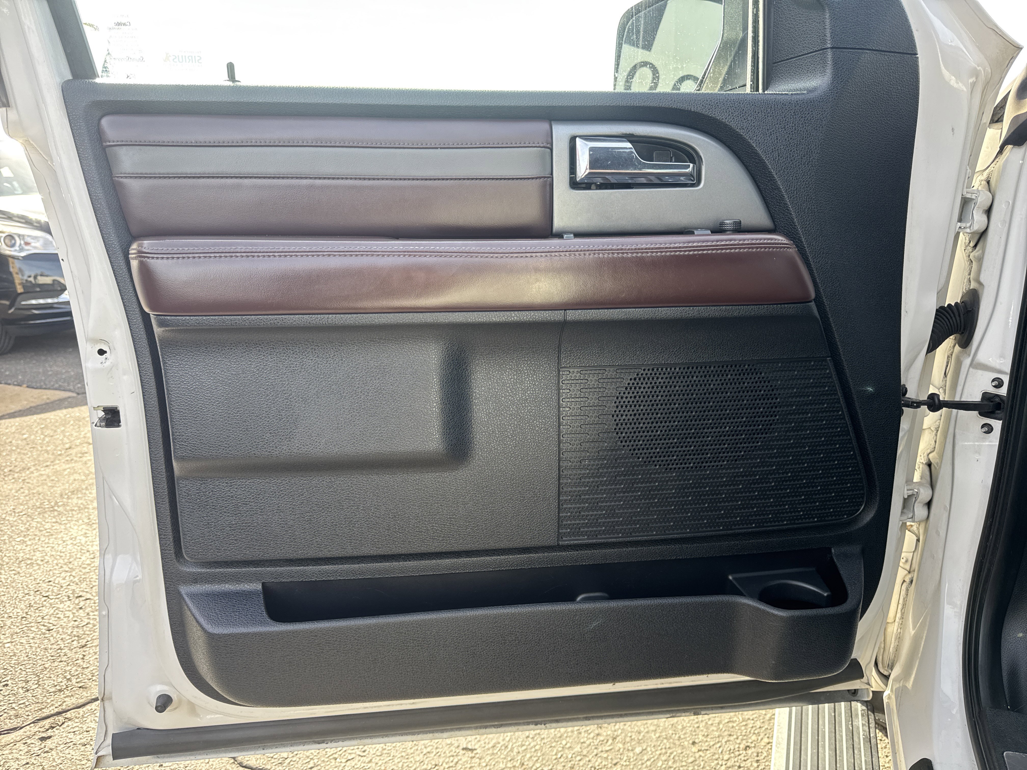 Used 2015 Ford Expedition EL Platinum image 13