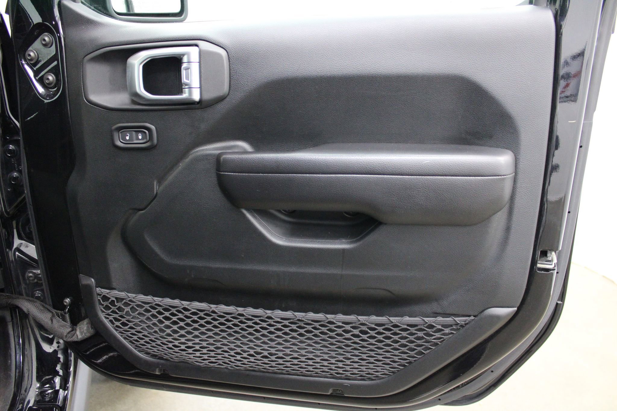 Used 2020 Jeep Gladiator Sport w/ Technology Group image 21