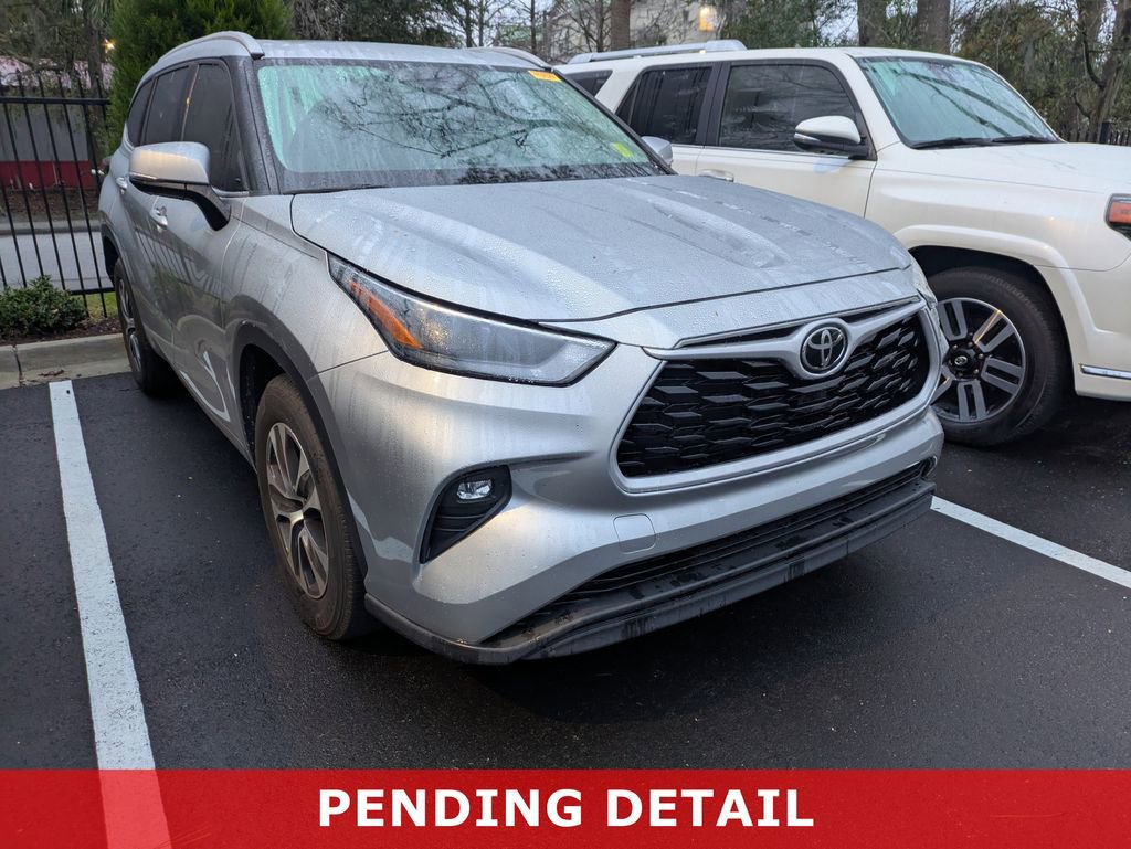 Used 2022 Toyota Highlander XLE