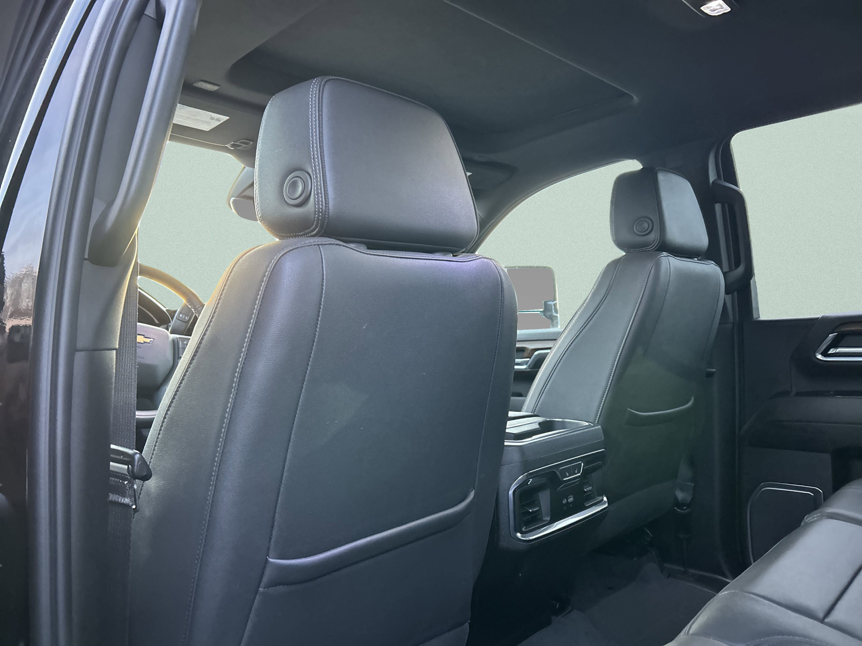 Used 2024 Chevrolet Silverado 2500 High Country w/ Technology Package image 13