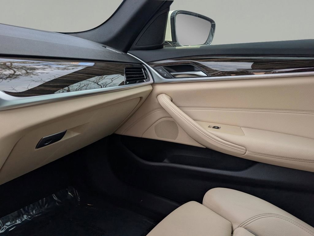 Used 2019 BMW 530i xDrive w/ Convenience Package image 32