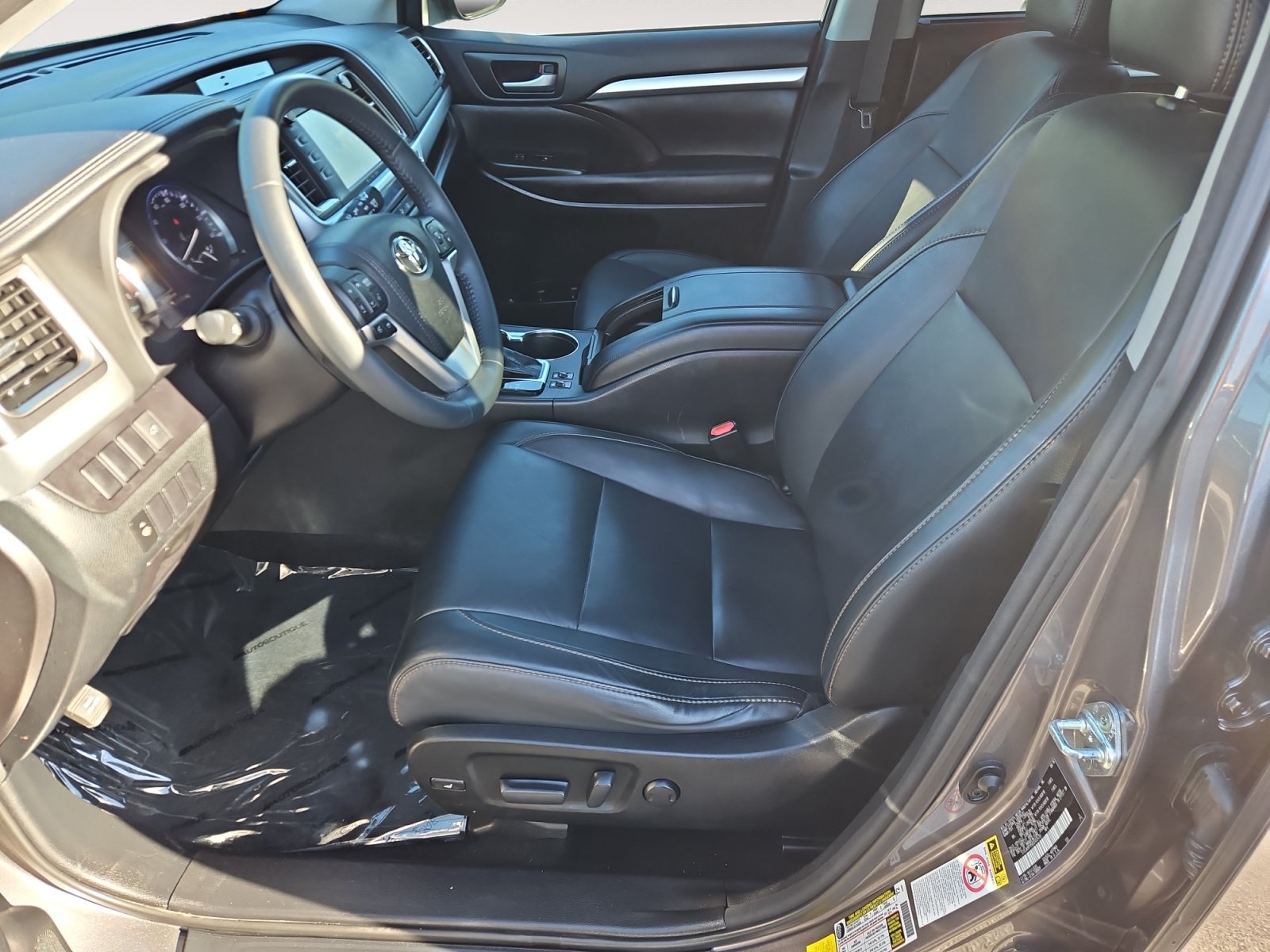 Used 2016 Toyota Highlander XLE AWD/4WD image 10