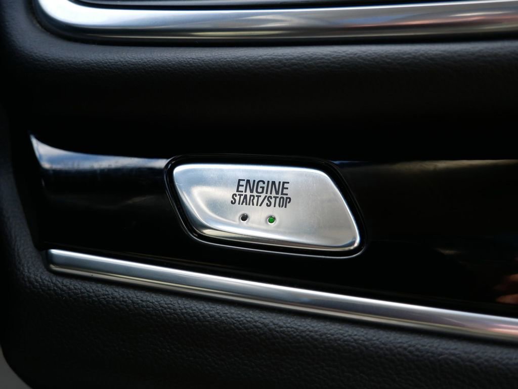 Used 2022 Buick Enclave Avenir w/ Avenir Technology Package AWD/4WD image 33