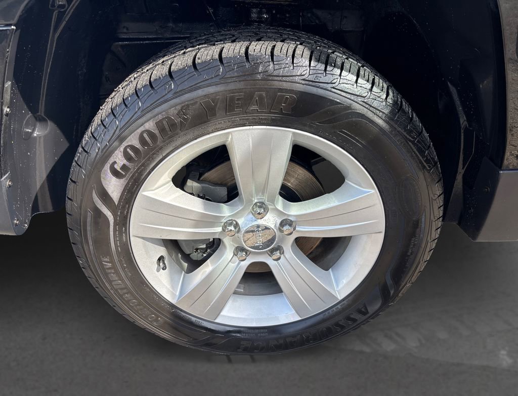 Used 2016 Jeep Patriot Latitude image 12