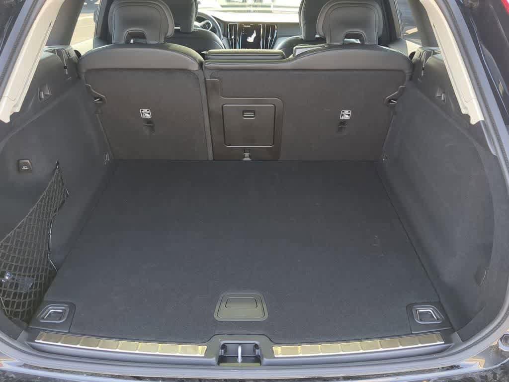 Used 2025 Volvo XC60 B5 Ultra AWD/4WD image 33