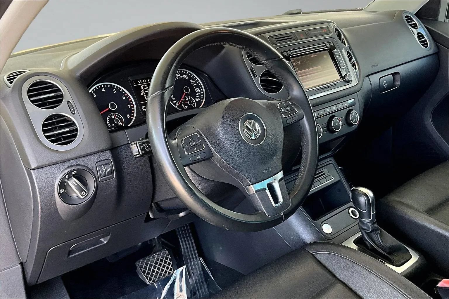 Used 2014 Volkswagen Tiguan SE FWD image 14