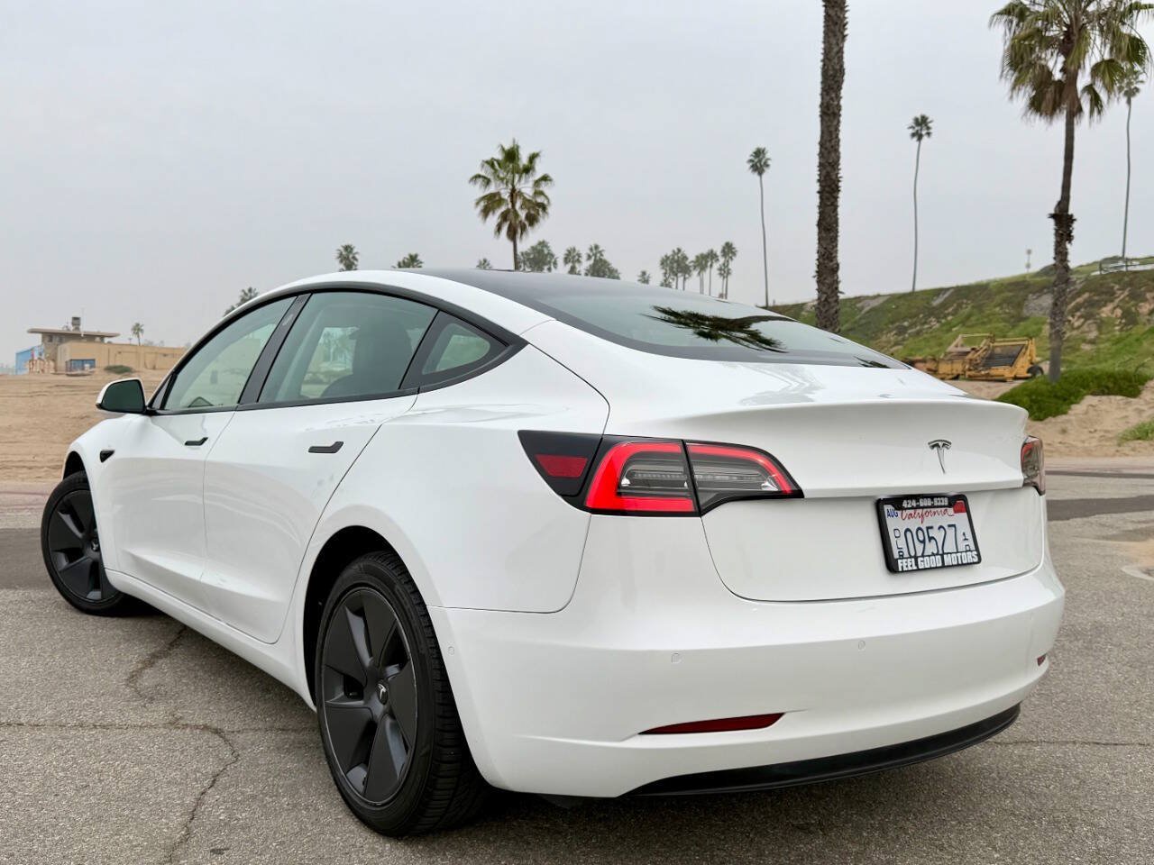 Used 2022 Tesla Model 3 Long Range AWD/4WD image 3
