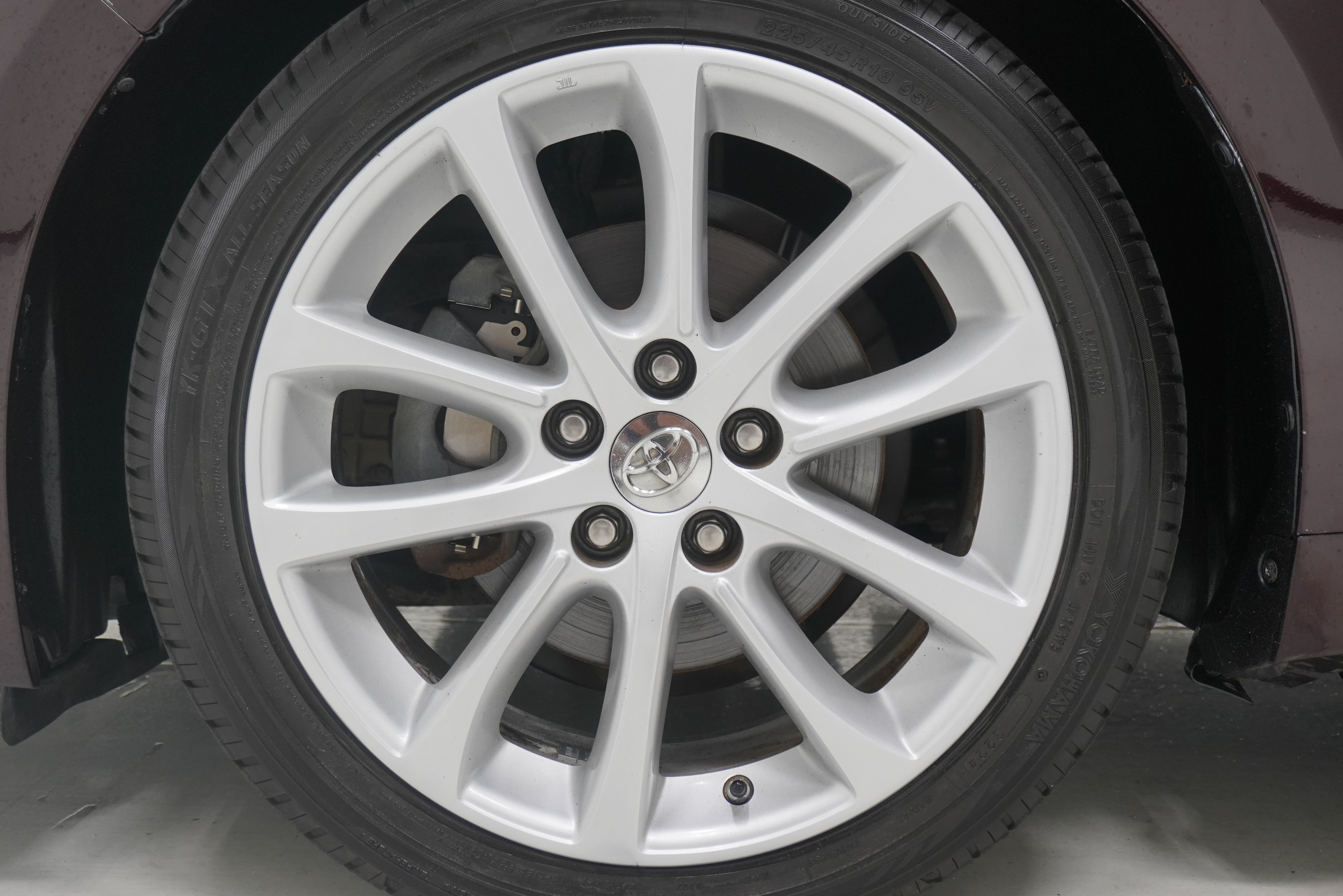 Used 2015 Toyota Avalon Limited w/ Technology Package FWD image 30