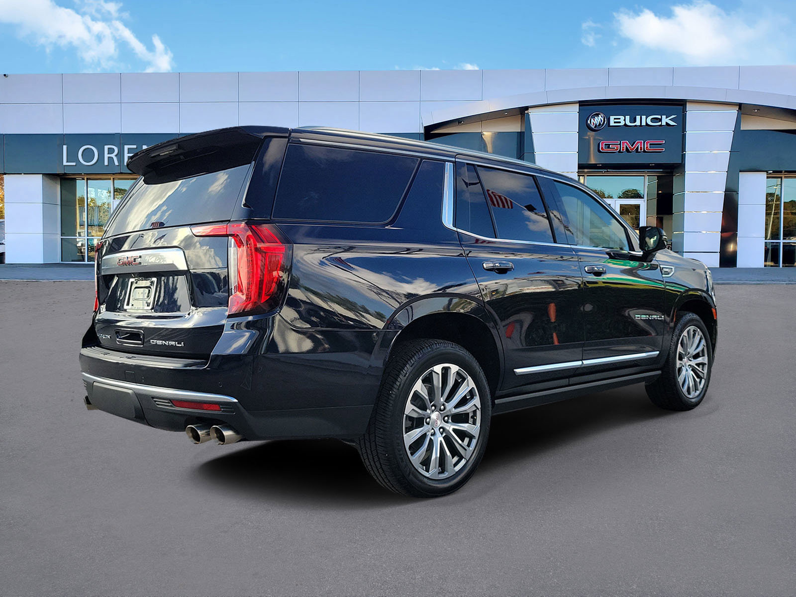 Used 2021 GMC Yukon Denali w/ Denali Premium Package image 5
