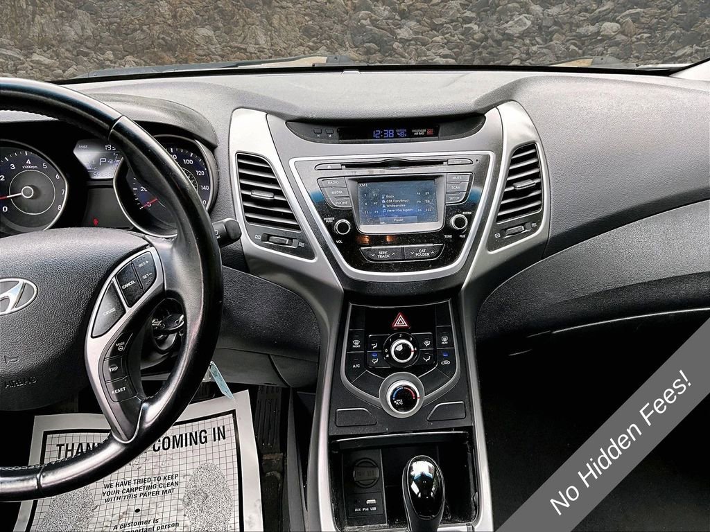 Used 2015 Hyundai Elantra SE w/ Option Group 03 FWD image 5