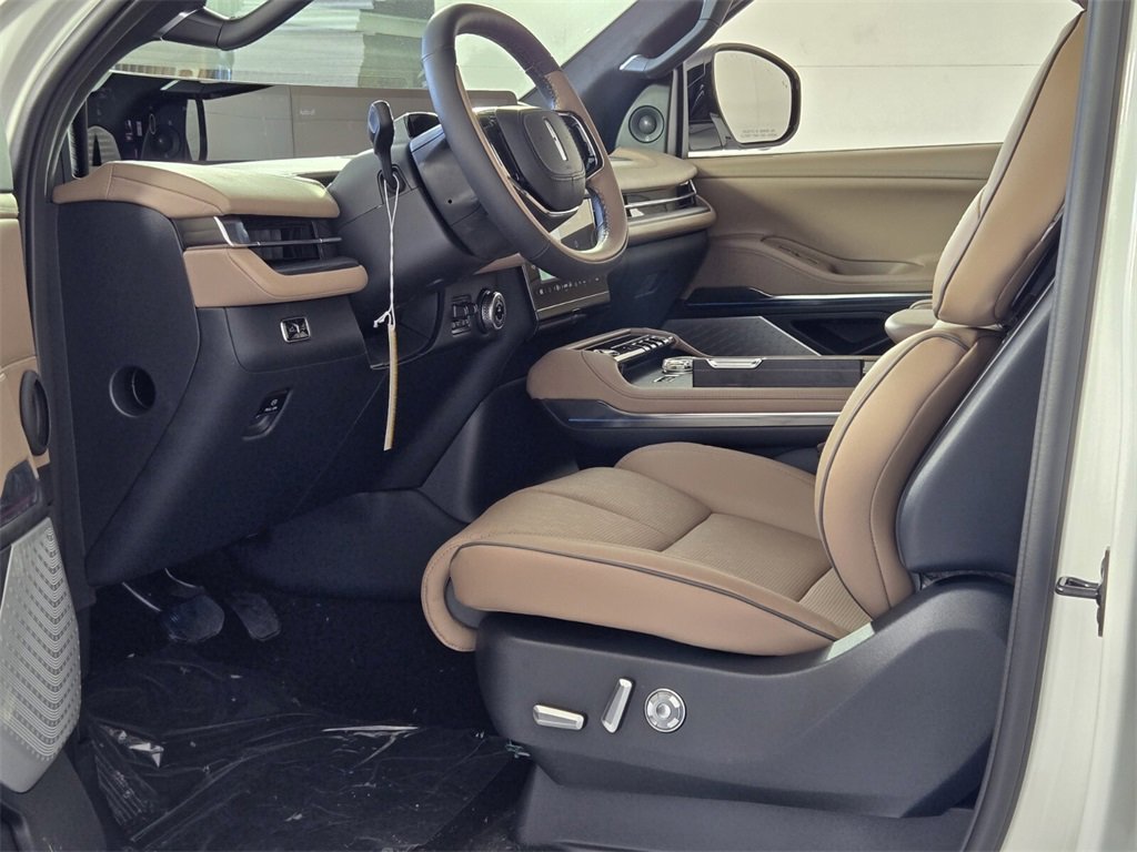 New 2026 Lincoln Navigator L Black Label image 8