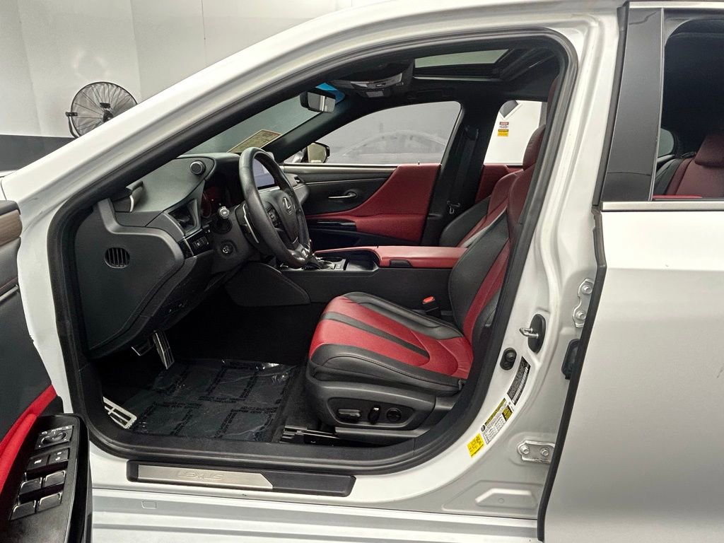 Used 2023 Lexus ES 300h F Sport image 8