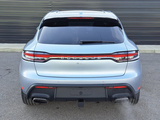 Used 2026 Porsche Macan AWD/4WD image 4