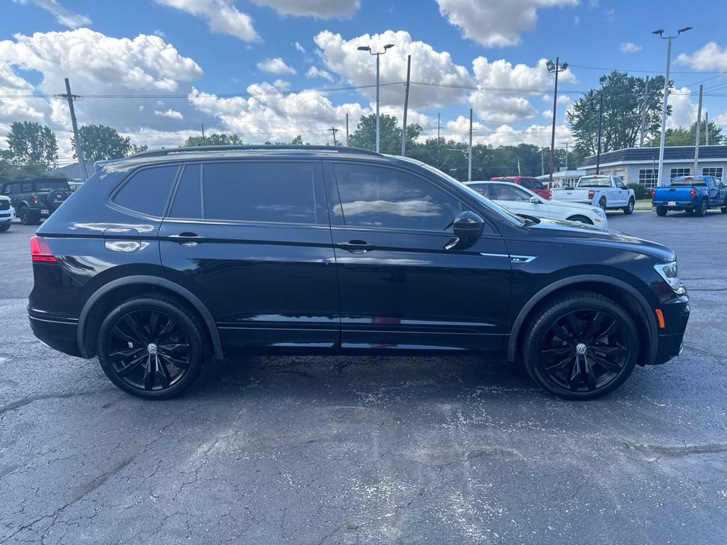 Used 2021 Volkswagen Tiguan SE R-Line AWD/4WD image 2