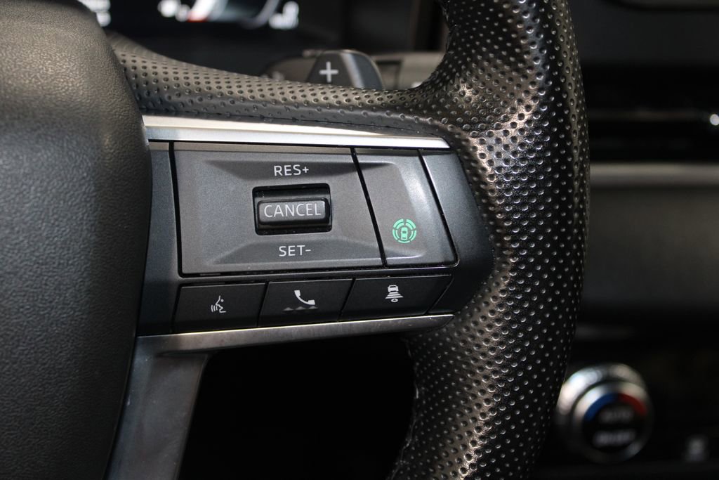 Used 2024 Mitsubishi Outlander 4WD Plug-In Hybrid image 36