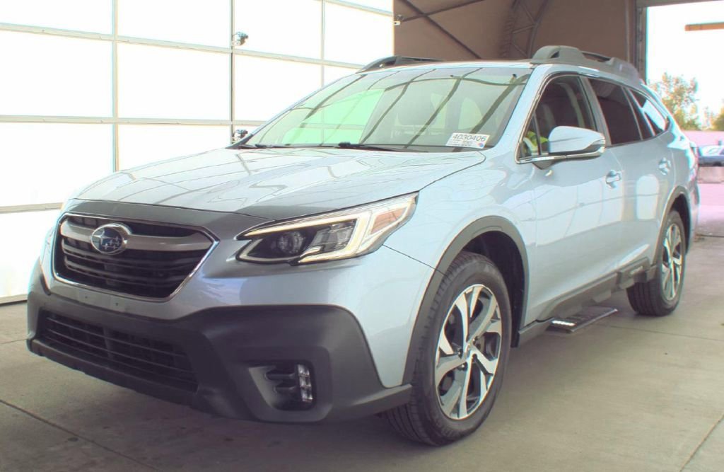 Used 2022 Subaru Outback Limited image 1
