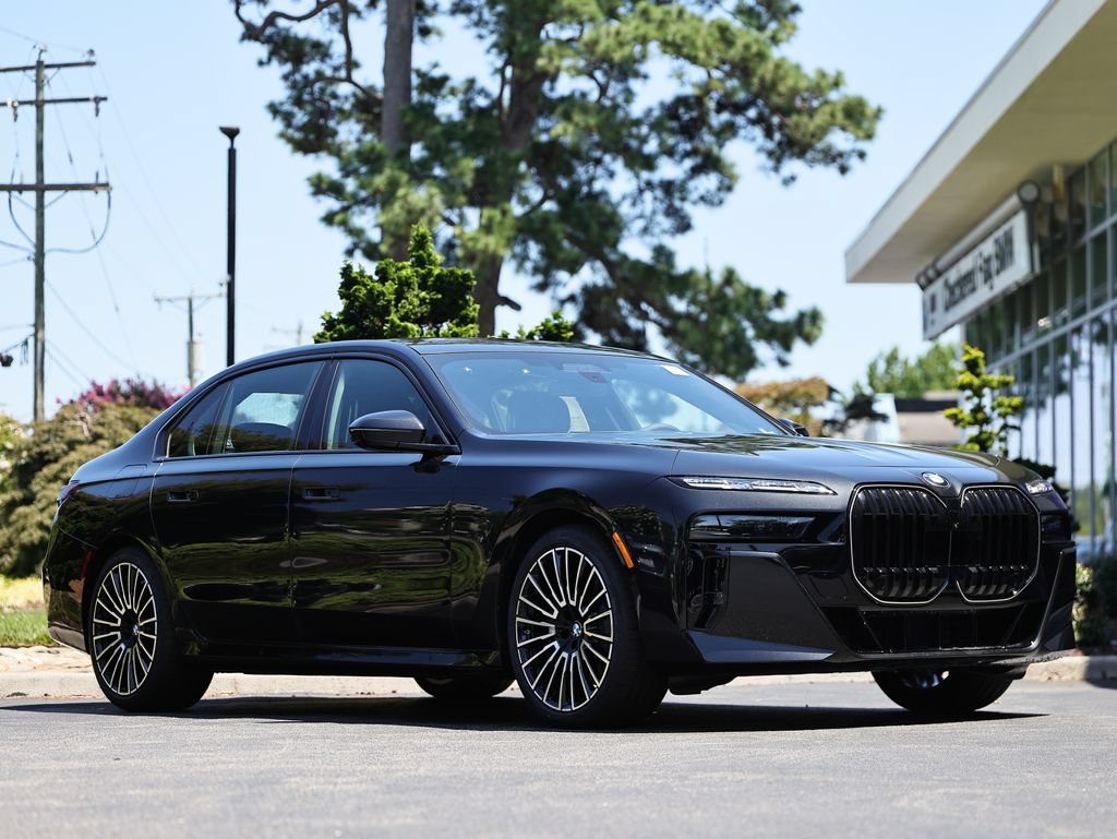 New 2026 BMW 760i xDrive w/ Executive Package