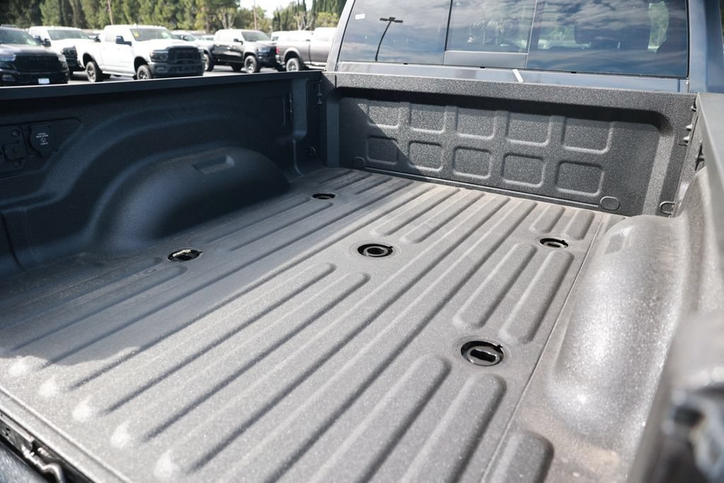 New 2026 RAM 3500 Laramie AWD/4WD image 36