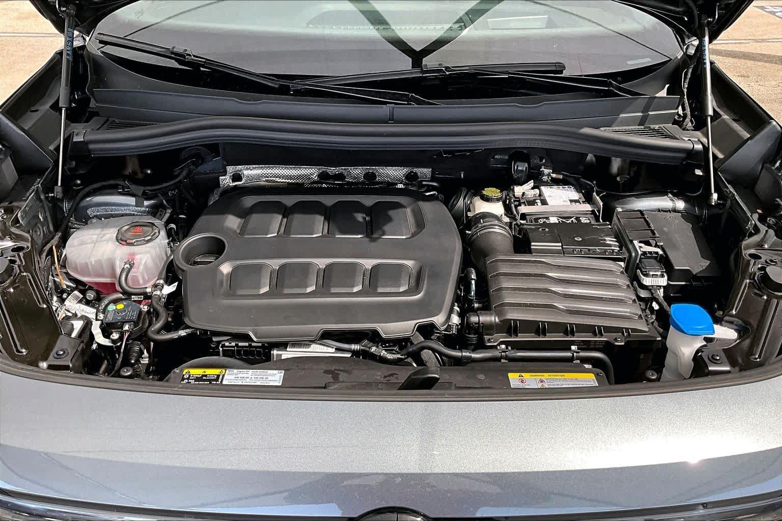 Used 2025 Volkswagen Tiguan SE R-Line FWD image 62