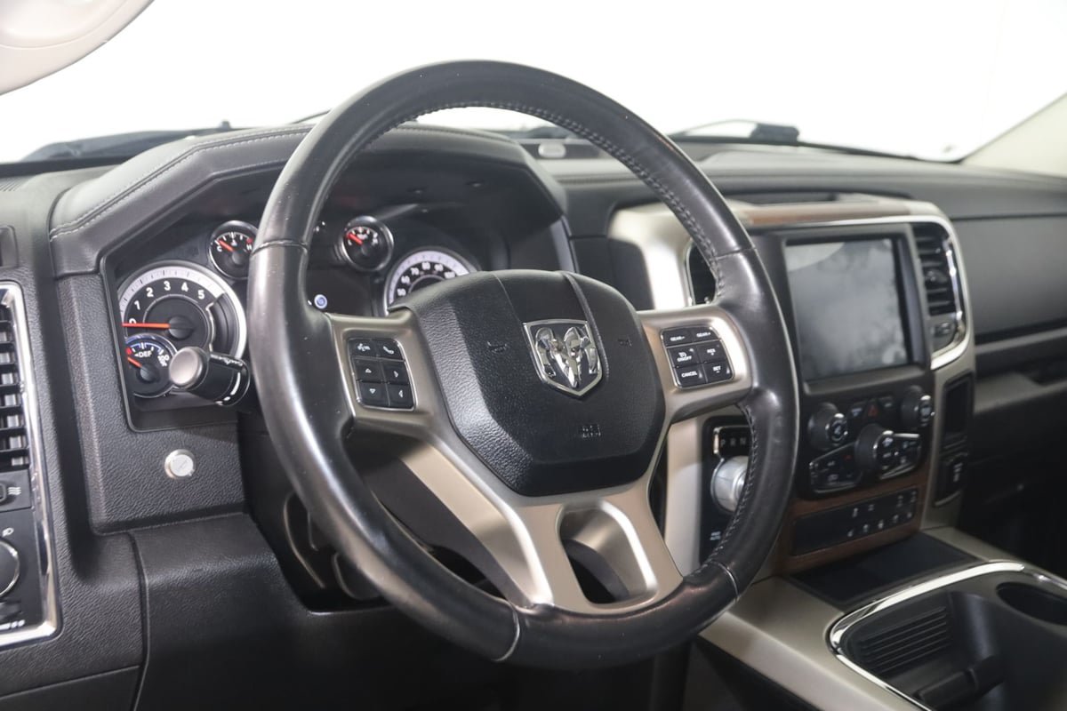 Used 2018 RAM 1500 Laramie w/ Convenience Group AWD/4WD image 6