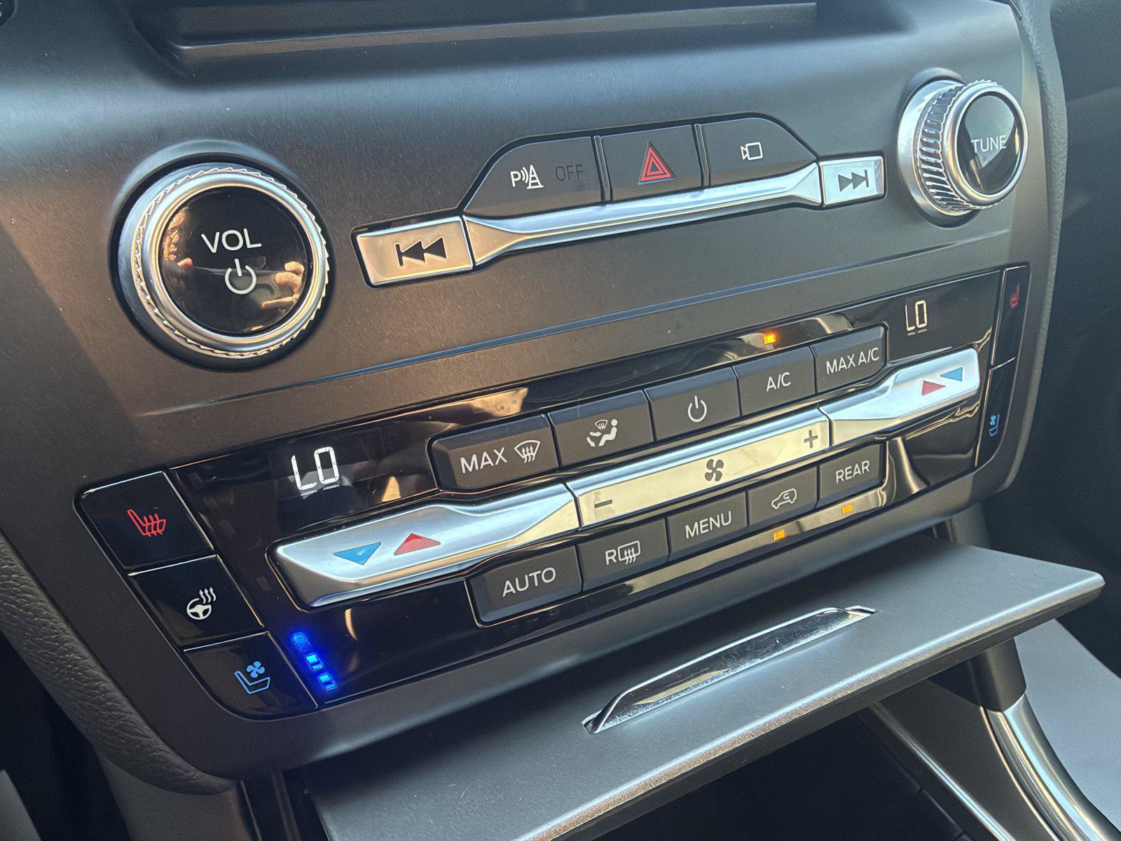 Certified 2020 Ford Explorer ST AWD/4WD image 8