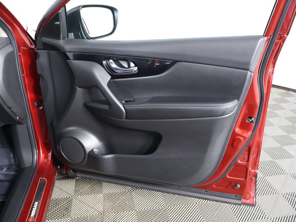 Used 2022 Nissan Rogue Sport SL w/ Premium Package image 25