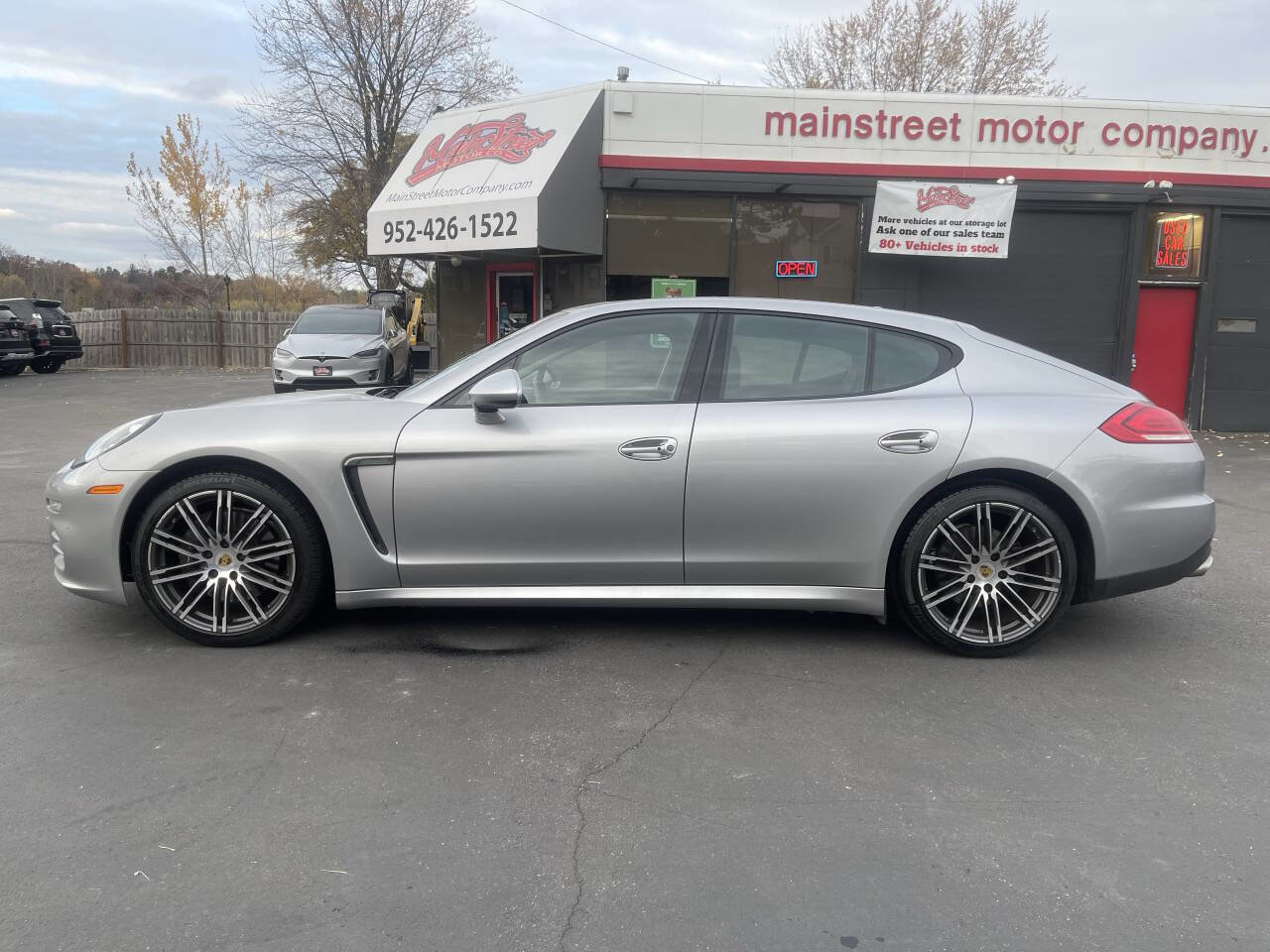 Used 2016 Porsche Panamera 4 Edition image 4