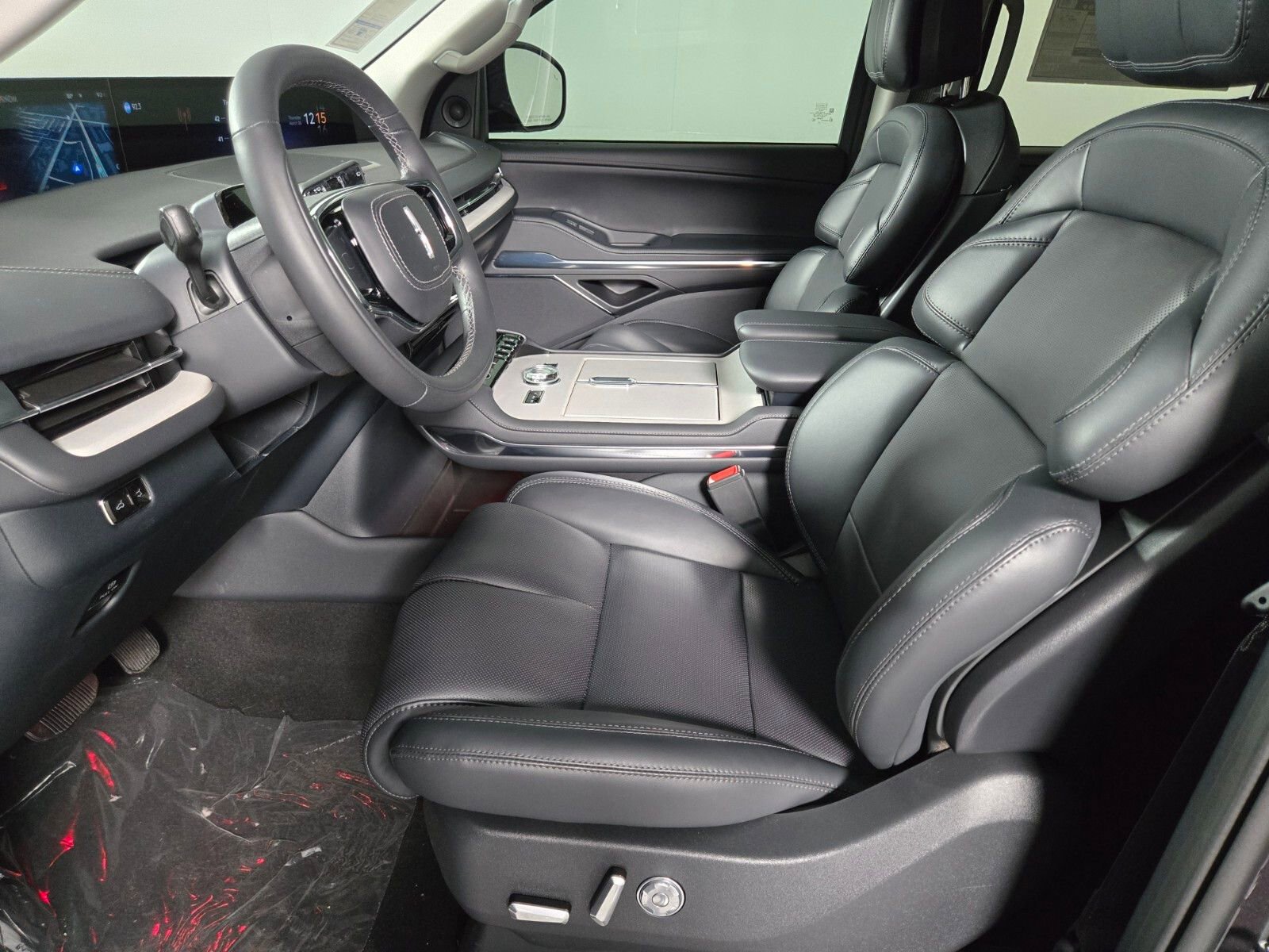 New 2026 Lincoln Navigator Premiere AWD/4WD image 12