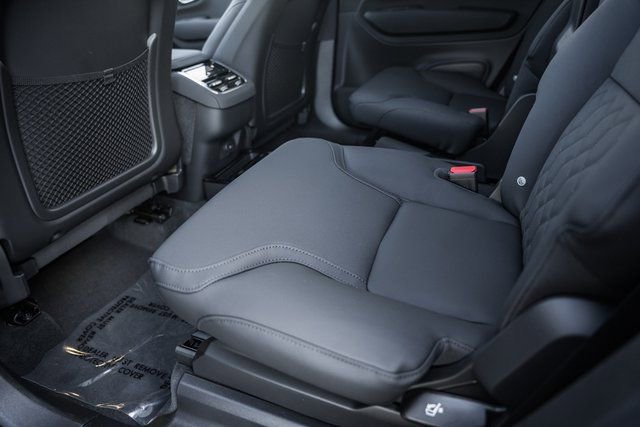 New 2026 Volvo XC90 B6 Plus w/ Protection Package Premier image 31