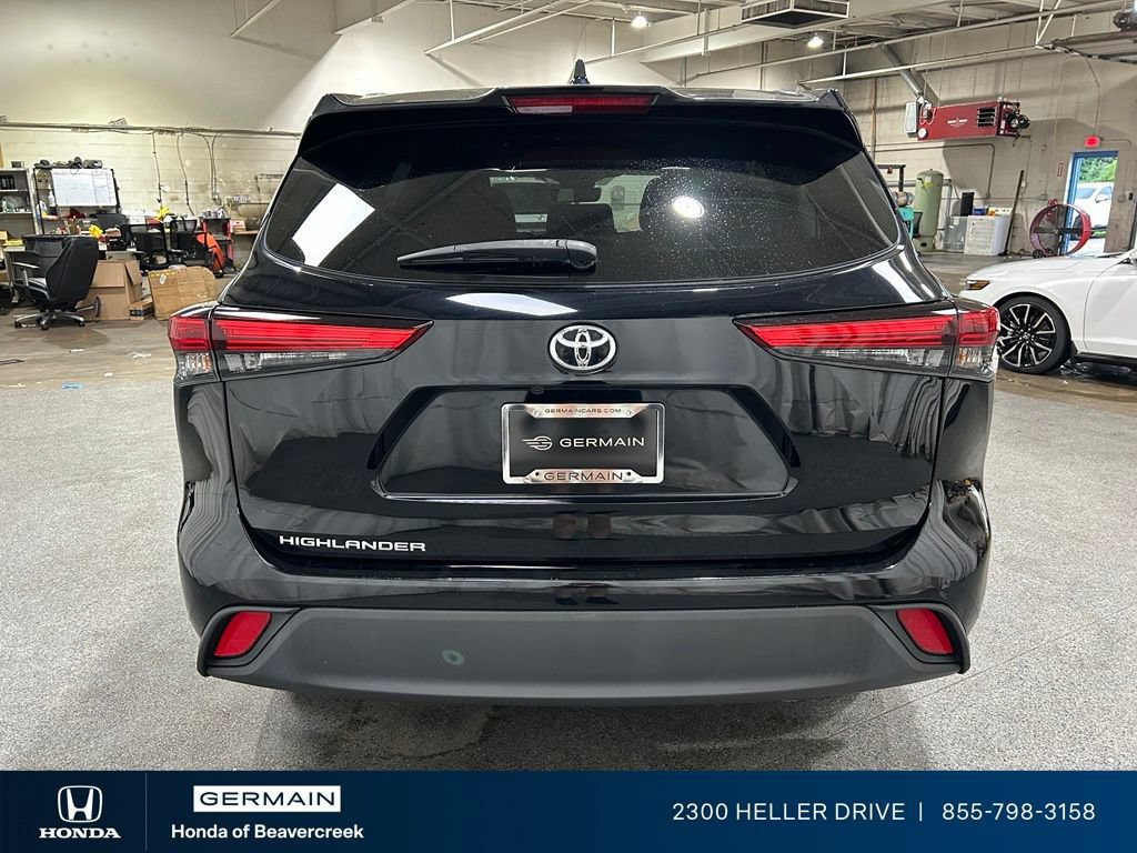 Used 2020 Toyota Highlander XLE AWD/4WD image 7