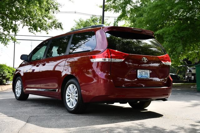 Used 2013 Toyota Sienna XLE FWD image 5