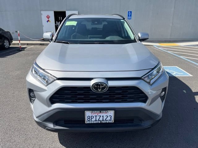 Used 2019 Toyota RAV4 XLE AWD/4WD image 2
